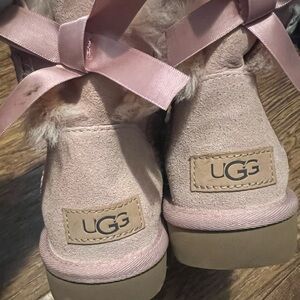 Bailey bow light pink UGG boots